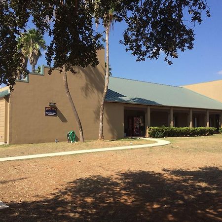 Frio Inn Pearsall Exterior photo